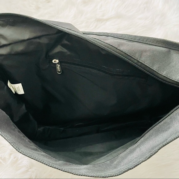 Disney’s The Nightmare Before Xmas Sally & Jack Black Messenger Bag (NWOT) - Picture 8 of 10